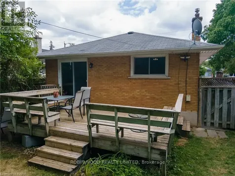 40 Winslow Drive Kitchener ON N2M 3E1