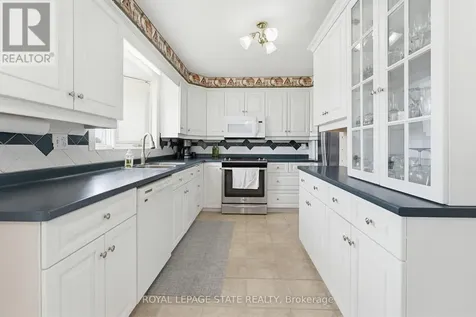 516 Mud Street East Hamilton ON L8J 3C7