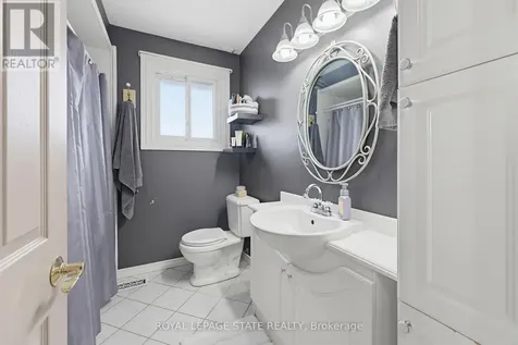 516 Mud Street East Hamilton ON L8J 3C7