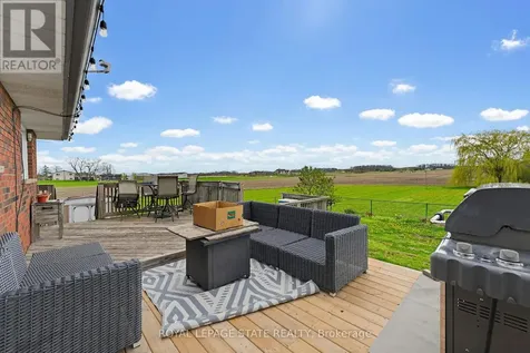 516 Mud Street East Hamilton ON L8J 3C7