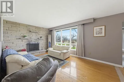 516 Mud Street East Hamilton ON L8J 3C7