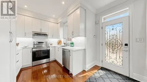 97 Zokol Drive Aurora ON L4G 0B9