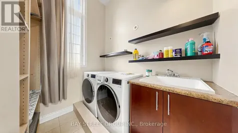 97 Zokol Drive Aurora ON L4G 0B9