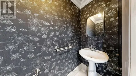 97 Zokol Drive Aurora ON L4G 0B9