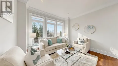 97 Zokol Drive Aurora ON L4G 0B9