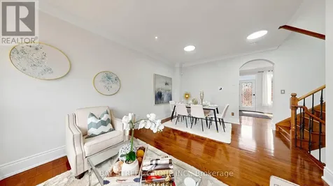 97 Zokol Drive Aurora ON L4G 0B9