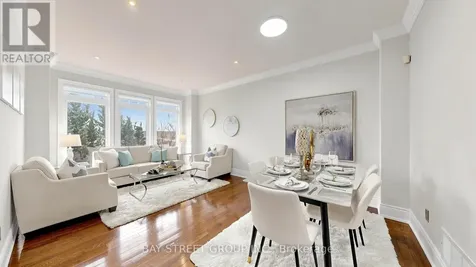 97 Zokol Drive Aurora ON L4G 0B9
