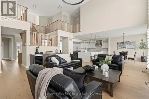 163 Springside Crescent Blue Mountains ON L9Y 5L3
