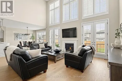 163 Springside Crescent Blue Mountains ON L9Y 5L3