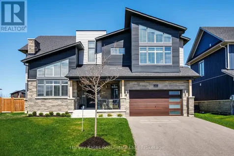 163 Springside Crescent Blue Mountains ON L9Y 5L3