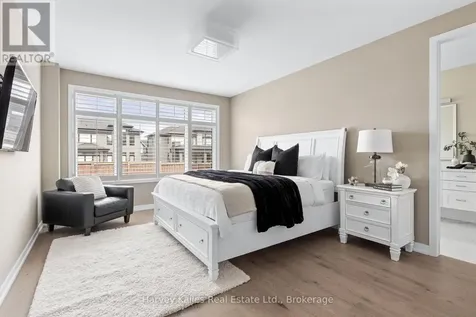 163 Springside Crescent Blue Mountains ON L9Y 5L3