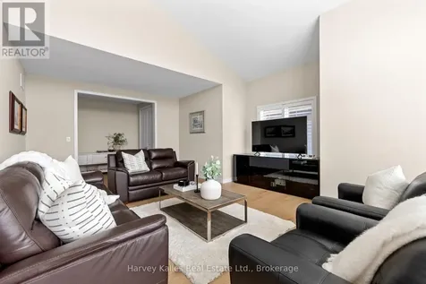 163 Springside Crescent Blue Mountains ON L9Y 5L3