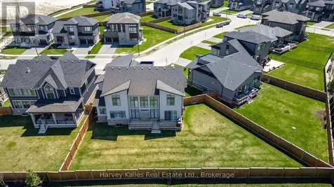 163 Springside Crescent Blue Mountains ON L9Y 5L3