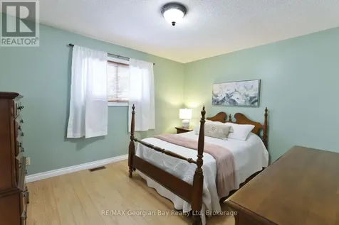 32 Bonaventure Place Penetanguishene ON L9M 1J3