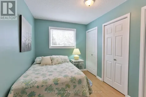 32 Bonaventure Place Penetanguishene ON L9M 1J3