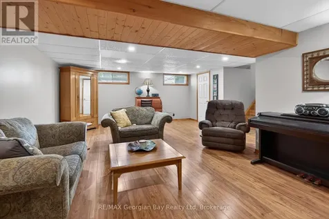32 Bonaventure Place Penetanguishene ON L9M 1J3