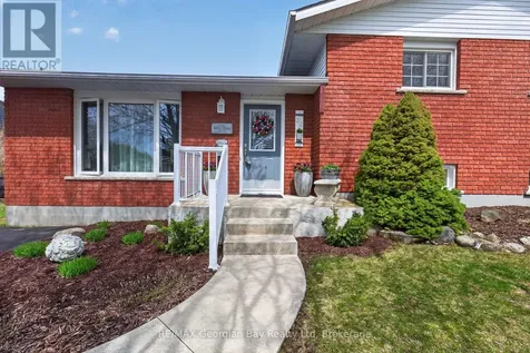 32 Bonaventure Place Penetanguishene ON L9M 1J3