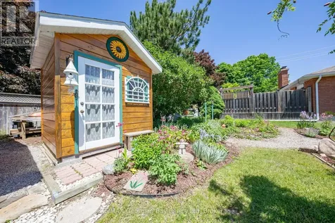 32 Bonaventure Place Penetanguishene ON L9M 1J3