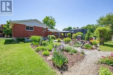 32 Bonaventure Place Penetanguishene ON L9M 1J3