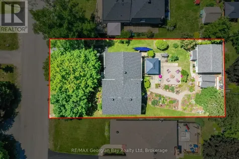 32 Bonaventure Place Penetanguishene ON L9M 1J3