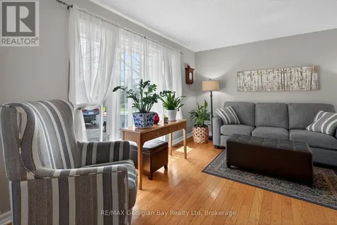32 Bonaventure Place Penetanguishene ON L9M 1J3