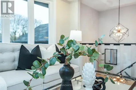627 Glen Forrest Boulevard Waterloo ON N2L 4K1