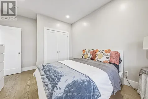 68 Vansitmart Avenue Hamilton (homeside) ON L8H 3A5