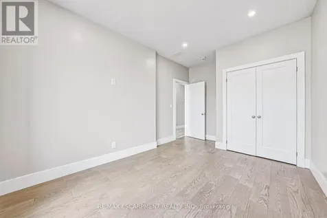 68 Vansitmart Avenue Hamilton (homeside) ON L8H 3A5