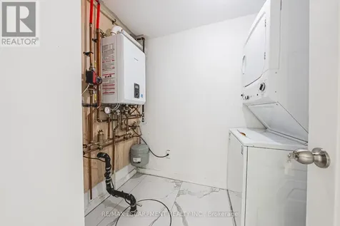 68 Vansitmart Avenue Hamilton (homeside) ON L8H 3A5