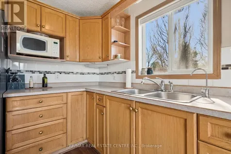 27 Trillium Beach Drive Pvt Drive Puslinch ON N0B 2J0