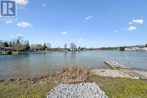 27 Trillium Beach Drive Pvt Drive Puslinch ON N0B 2J0