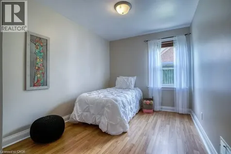 102 Kribs Street Cambridge ON N3C 3N5