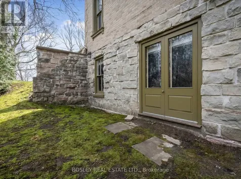 47 Pine Street South Port Hope ON L1A 3E6