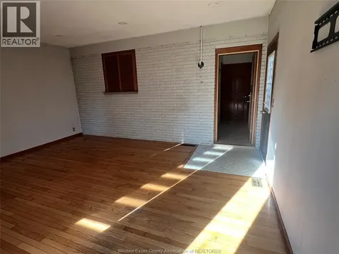 1550 Roxborough Boulevard Windsor ON N9B 3H3