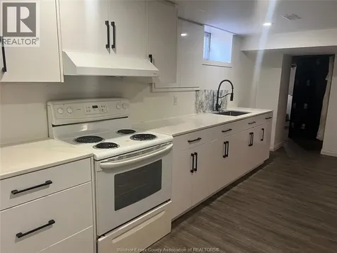 1550 Roxborough Boulevard Windsor ON N9B 3H3