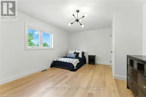 37 Barnes Avenue Brantford ON N3R 4Y9