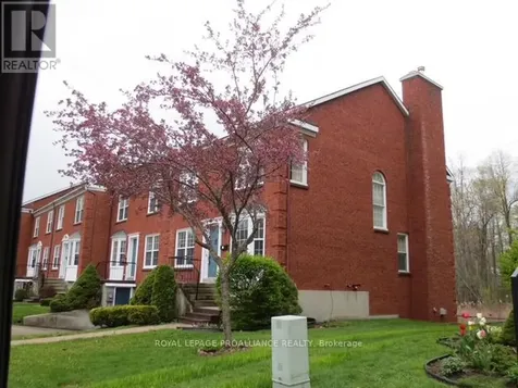 39 Country Club Place Brockville ON K6V 6T8