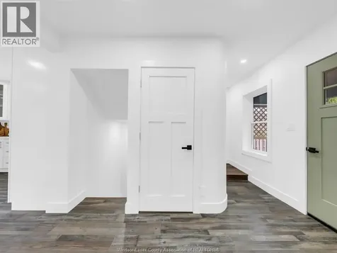 1219 Elsmere Avenue Windsor ON N9A 2B1