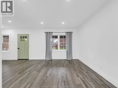 1219 Elsmere Avenue Windsor ON N9A 2B1