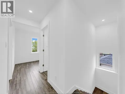 1219 Elsmere Avenue Windsor ON N9A 2B1