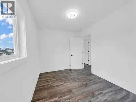 1219 Elsmere Avenue Windsor ON N9A 2B1