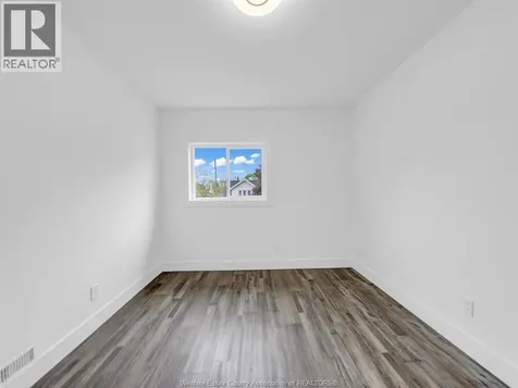 1219 Elsmere Avenue Windsor ON N9A 2B1