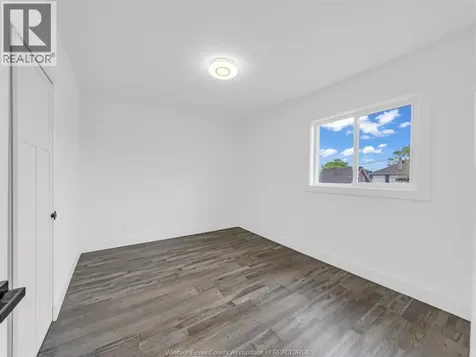 1219 Elsmere Avenue Windsor ON N9A 2B1