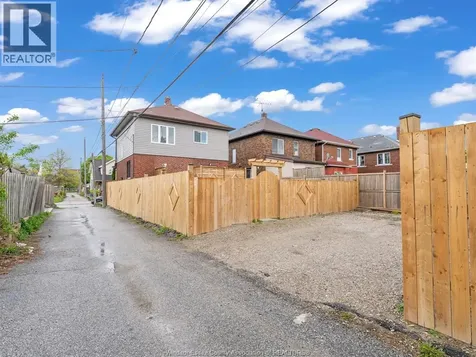 1219 Elsmere Avenue Windsor ON N9A 2B1