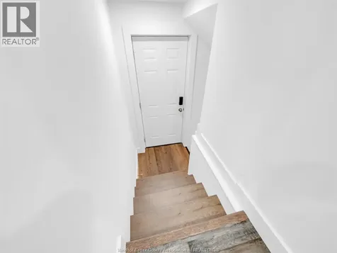 1219 Elsmere Avenue Windsor ON N9A 2B1