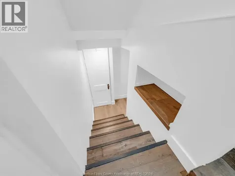 1219 Elsmere Avenue Windsor ON N9A 2B1