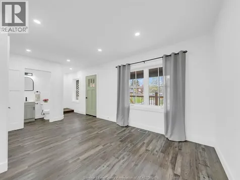 1219 Elsmere Avenue Windsor ON N9A 2B1