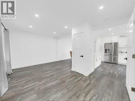 1219 Elsmere Avenue Windsor ON N9A 2B1