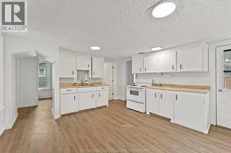 414 Parent Avenue Windsor ON N9A 2C1