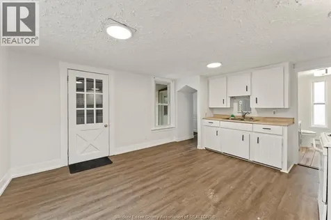 414 Parent Avenue Windsor ON N9A 2C1